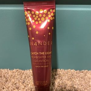 Catch the Light Highlighter & Glowtion
